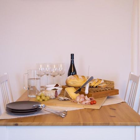Ferienwohnung La Mascarana Lesa Zimmer foto