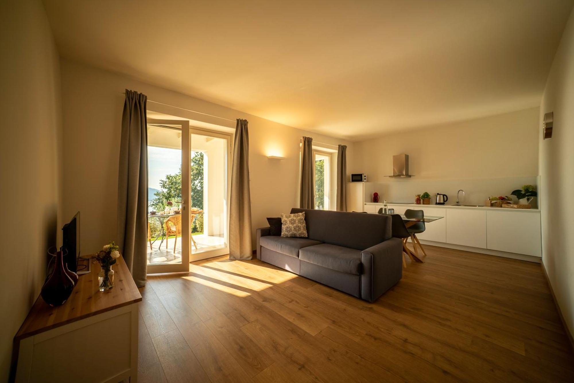 Ferienwohnung La Mascarana Lesa Zimmer foto